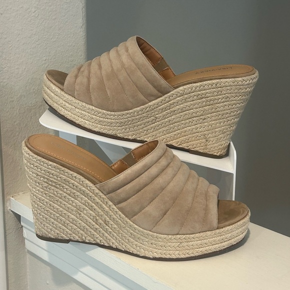 Lisa Vicky Gogo Wedge Sandals Womens 11M Canyon Sun Suede Slip On Comfort New - Picture 1 of 9